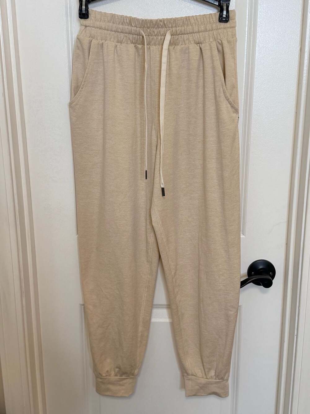 Feat Women’s Standard Joggers in Oatmilk XS